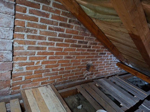 Protipožární nátěr dřevěných trámů