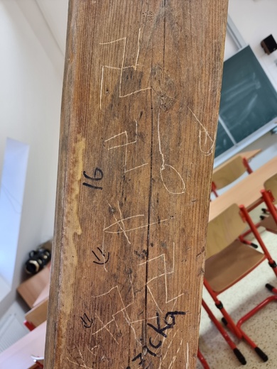 protipožární nátěr sloupu